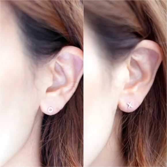 “Hug & Kiss” X & O Minimalist Love Stud Earring - Picture 8 of 8